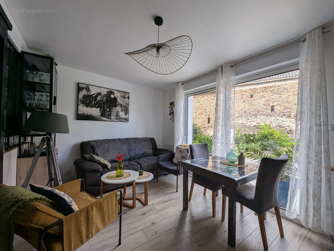 Maison à BAGUER-PICAN