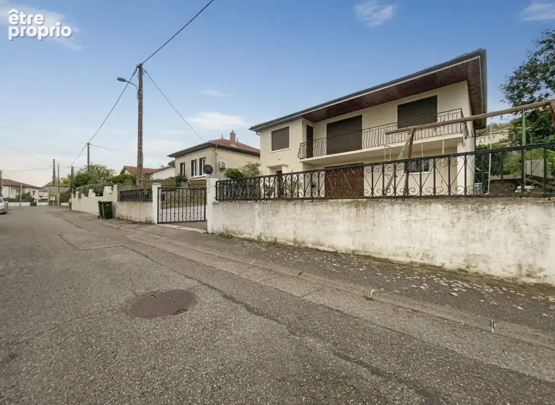 Maison - 3 Chambres  - Sous sol aménagé - Garage - Cave - Balcon - Jardin - Au calme - photo 2