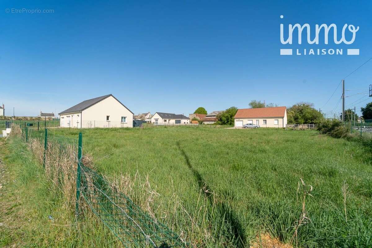 Terrain à FOURCHAMBAULT