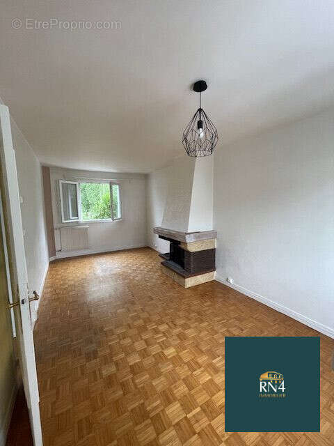 Maison à LA QUEUE-EN-BRIE