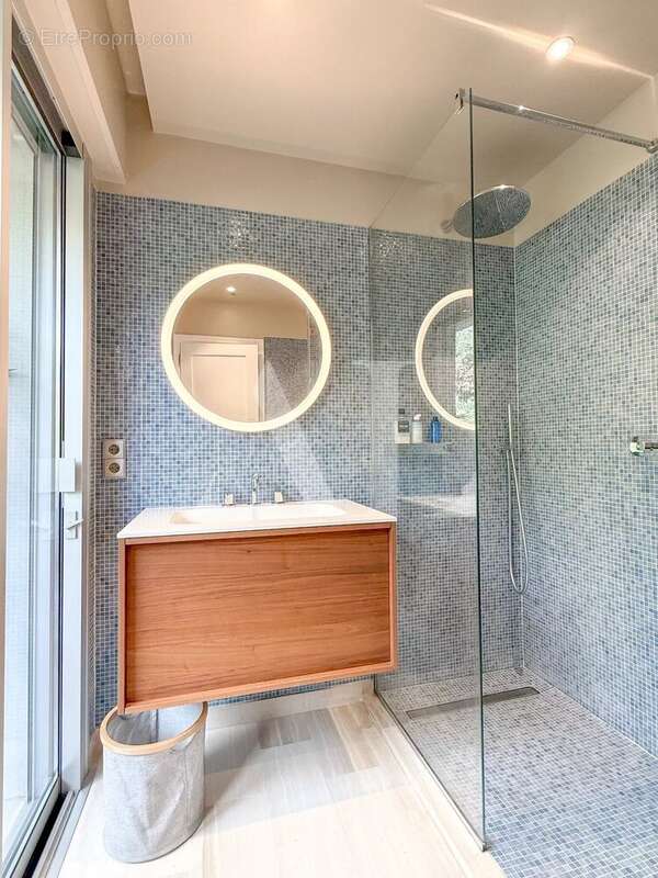 Appartement à VALLAURIS