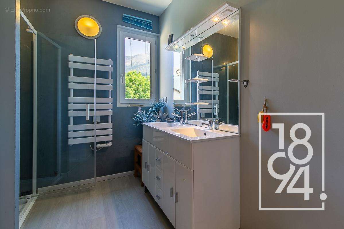 Appartement T3 À Vendre Barcelonnette 04 (04400)  97.31 m²  Terrasse  - photo 6