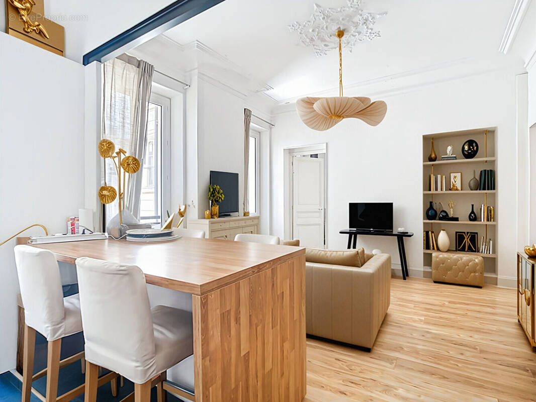 Appartement à MARSEILLE-2E