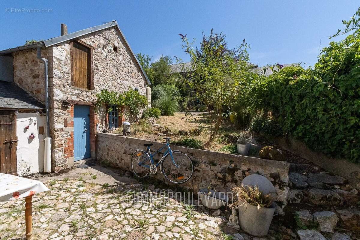 Maison avec jardin et garage à St. Maurice près Pionsat - photo 30