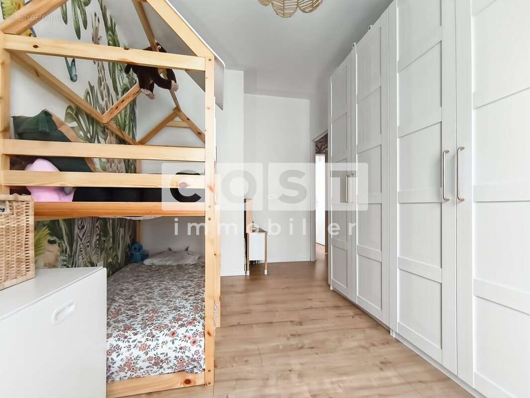 Appartement à GENNEVILLIERS