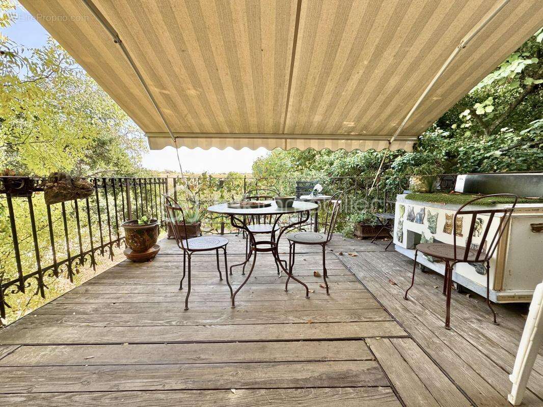 Maison à NISSAN-LEZ-ENSERUNE