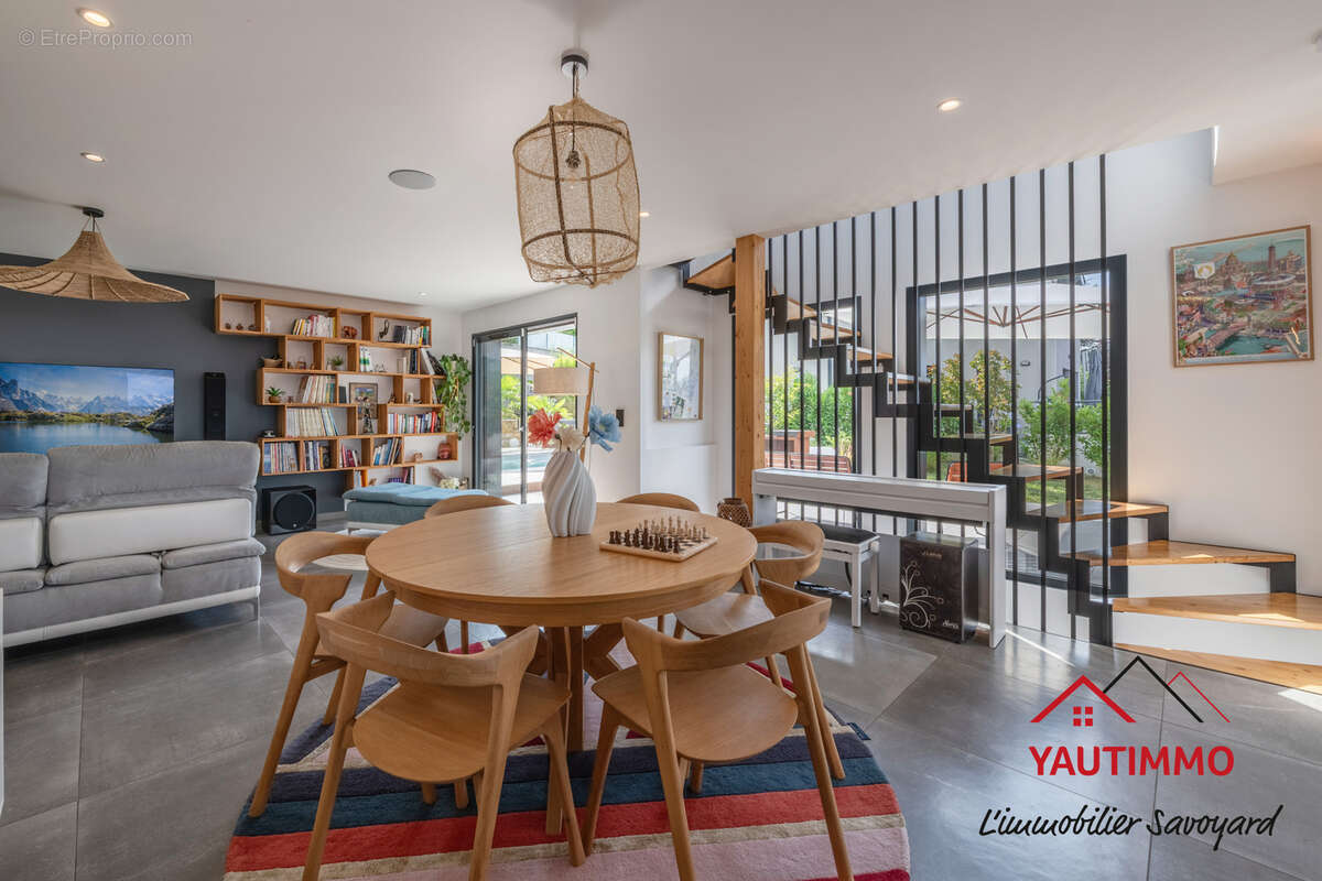 Maison à CRANVES-SALES