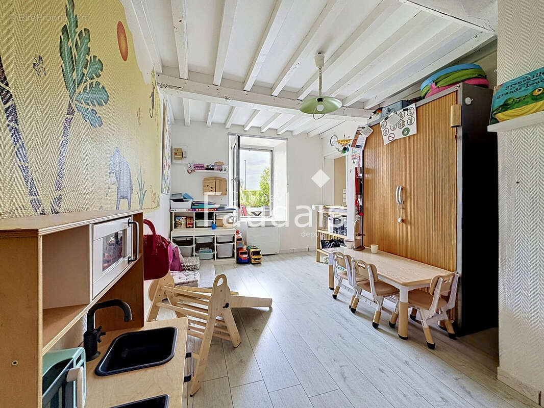 Maison à CONDE-SUR-VIRE