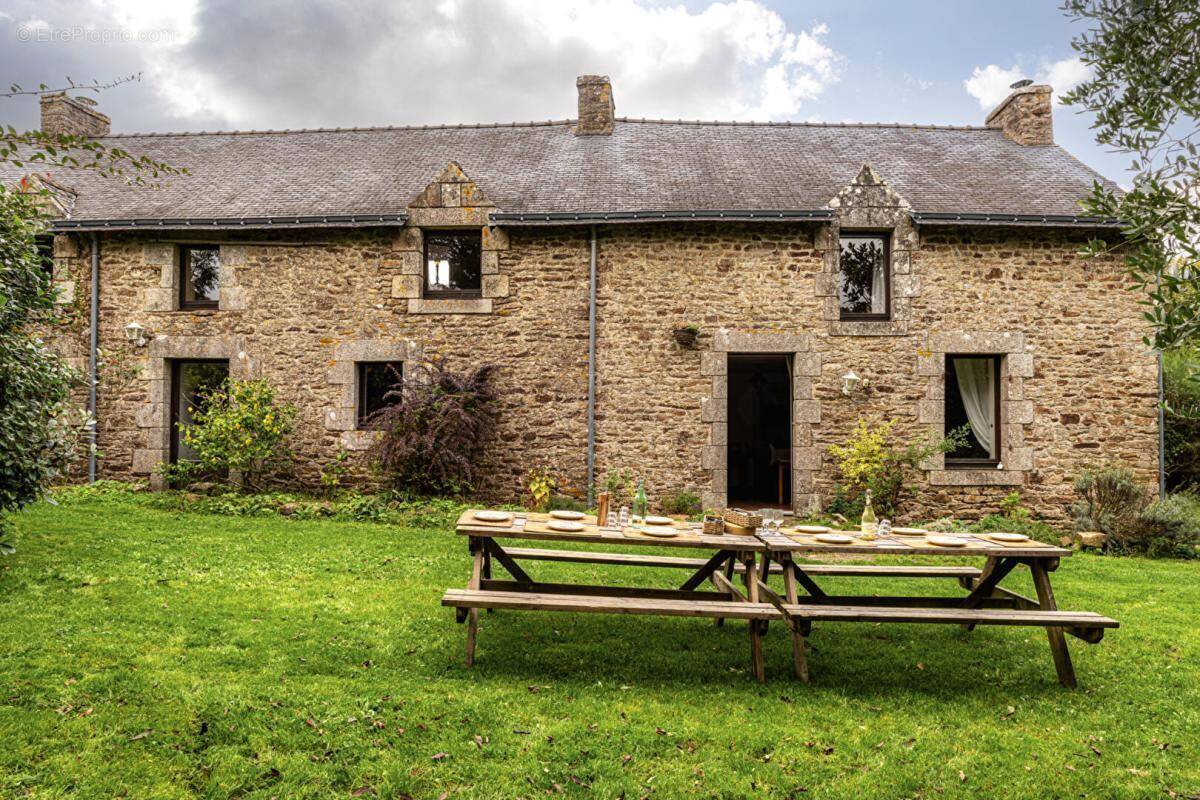 Maison à PLUVIGNER