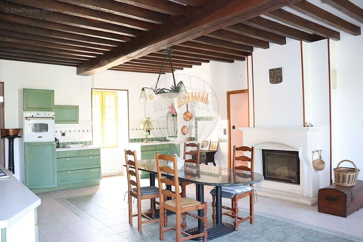 Maison à CORVOL-D'EMBERNARD