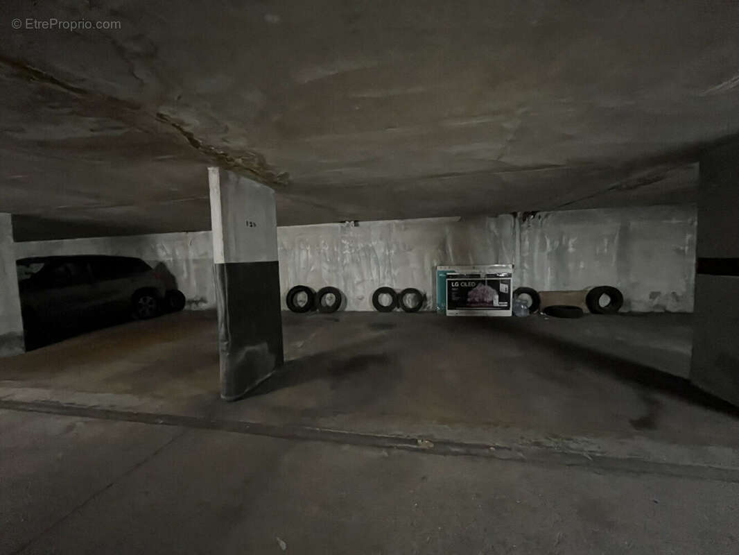 Parking à MONTROUGE