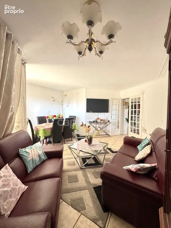 Appartement à vendre spacieux F4 avec deux balcons - photo 2