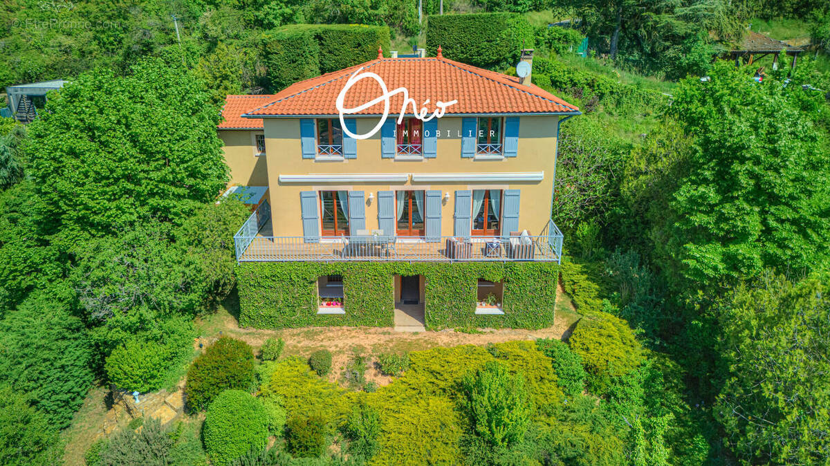 Maison à COUZON-AU-MONT-D'OR