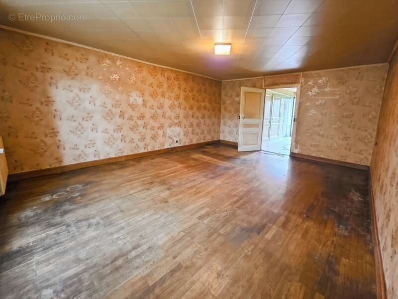 Maison à vendre 71 m² habitables, jusqu’à 180 m² exploitables COURBOUZON (39) - photo 9