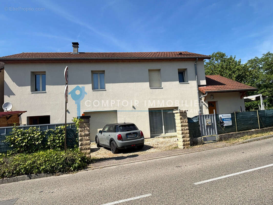 Maison à MONTCARRA