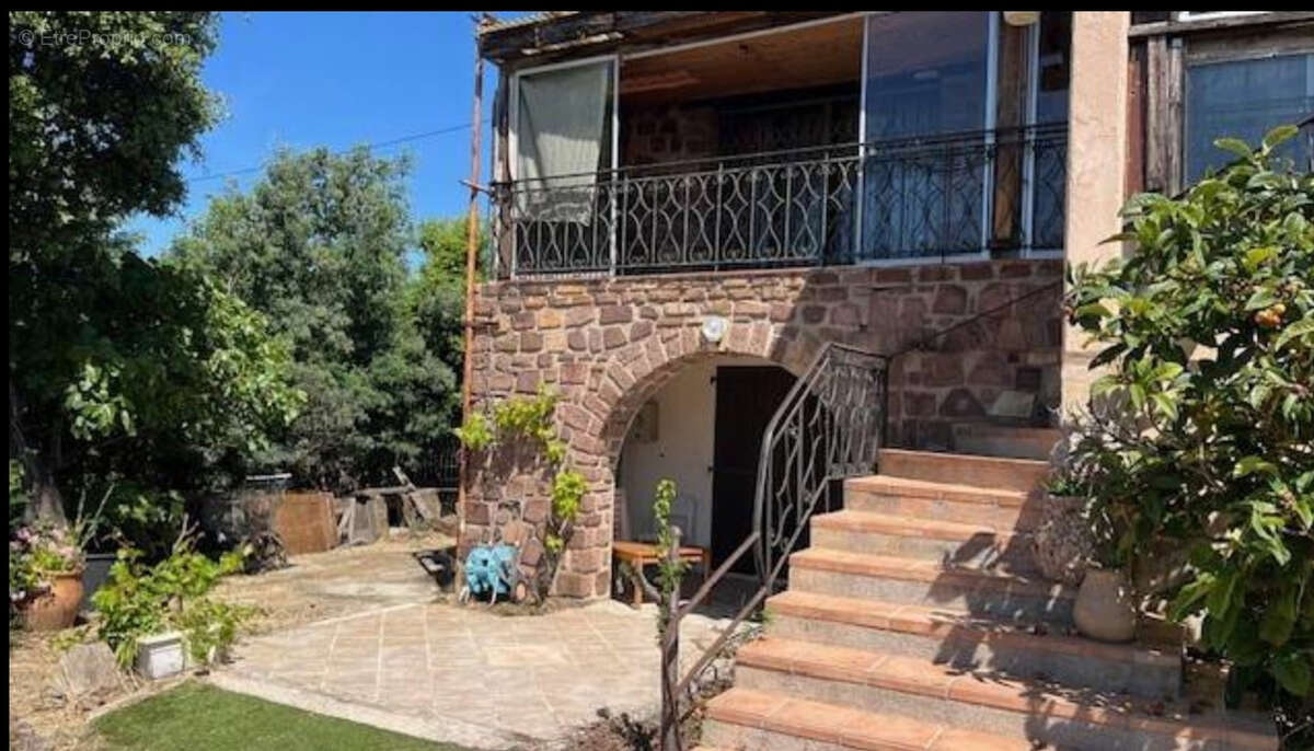 Maison à LES ISSAMBRES