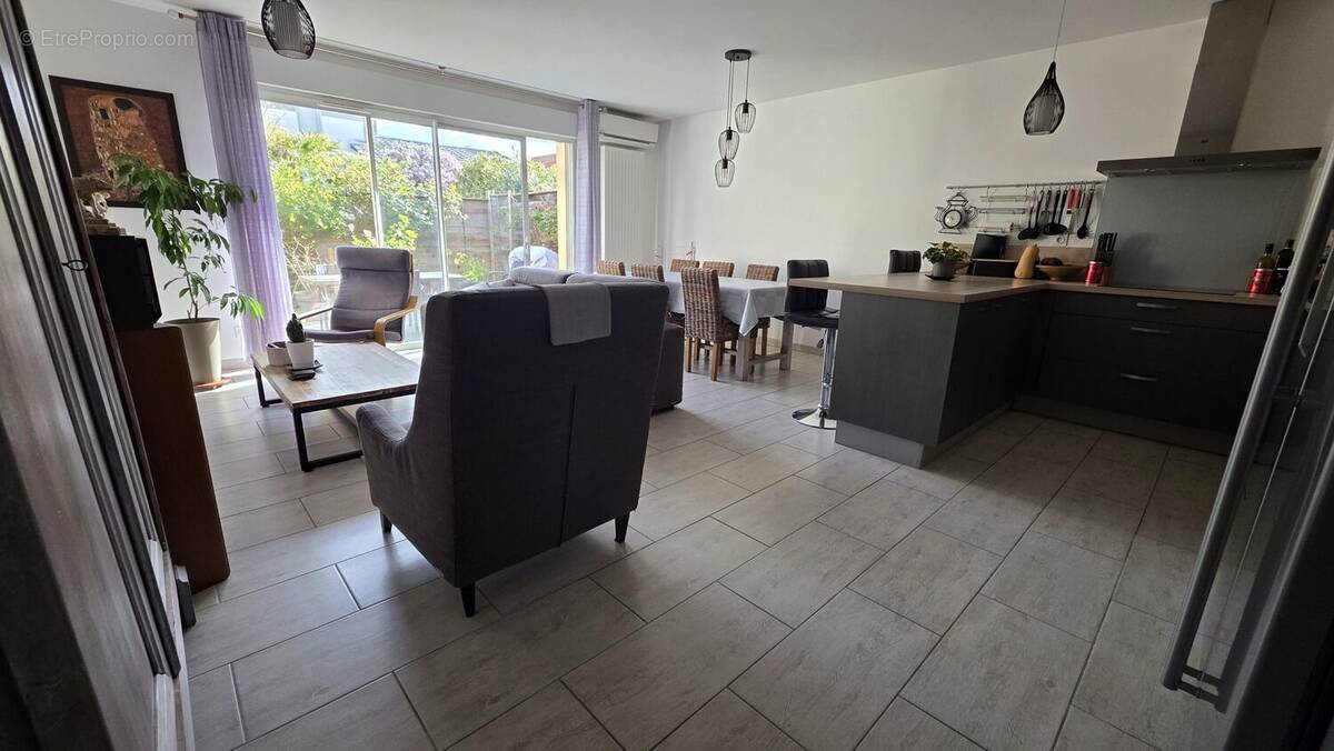 Maison à VILLENAVE-D'ORNON