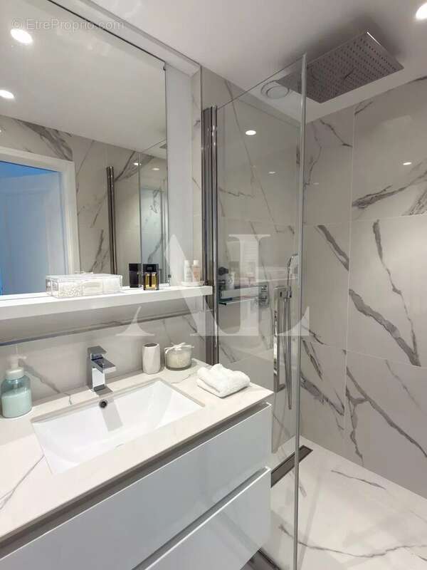 Appartement à VALLAURIS