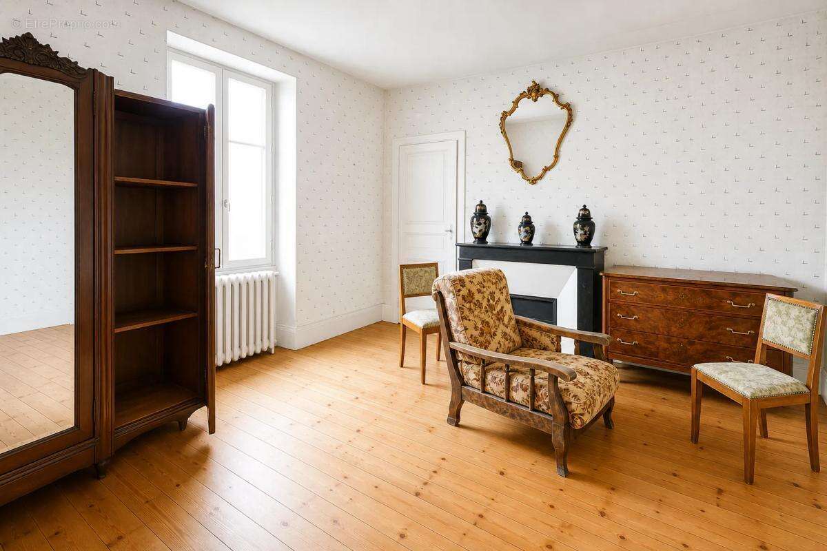 Maison à MEHUN-SUR-YEVRE