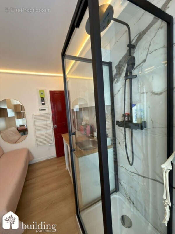 Batignolles Cardinet Paris 17ème - Studio meublé 8,85 m² habitables - photo 4