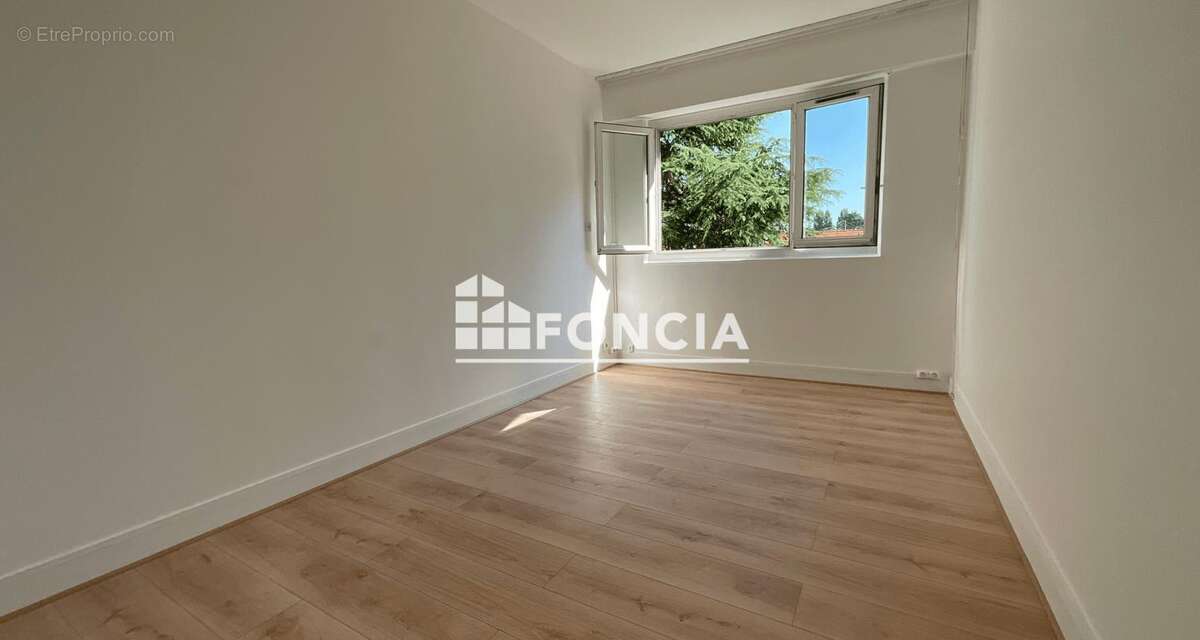 Appartement à CHILLY-MAZARIN