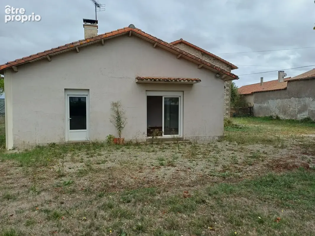 Maison avec grand terrain, verger et dépendances - photo 2