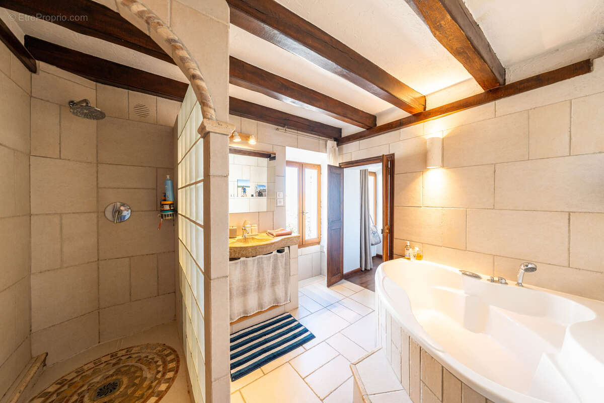 Appartement à LA COLLE-SUR-LOUP