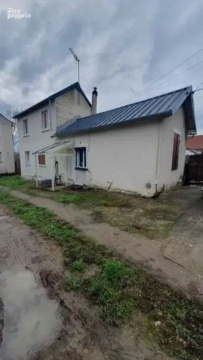 Maison à SAINT-JEAN-DE-BRAYE