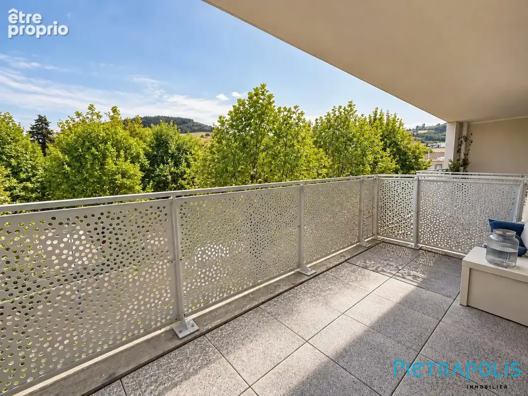 Appartement 3 pièces 62 m² à vendre à Tarare (69170) - photo 2