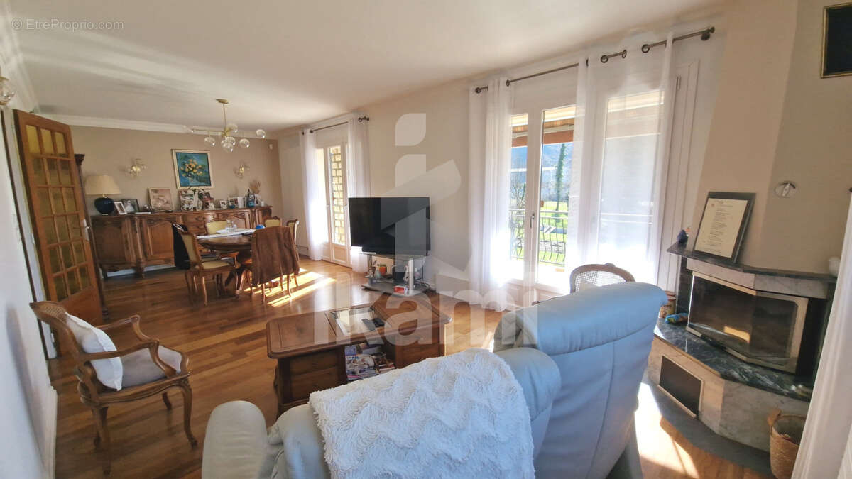 Maison à SAINT-QUENTIN-SUR-ISERE