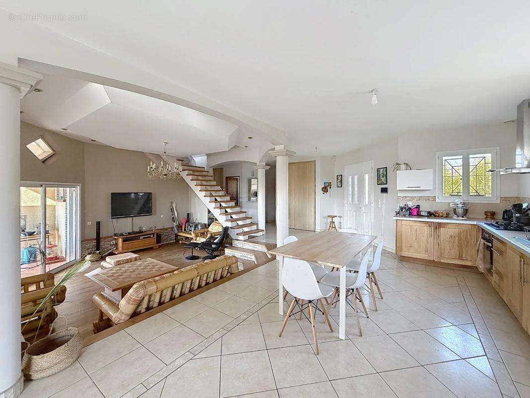 Maison à CASTELSARRASIN