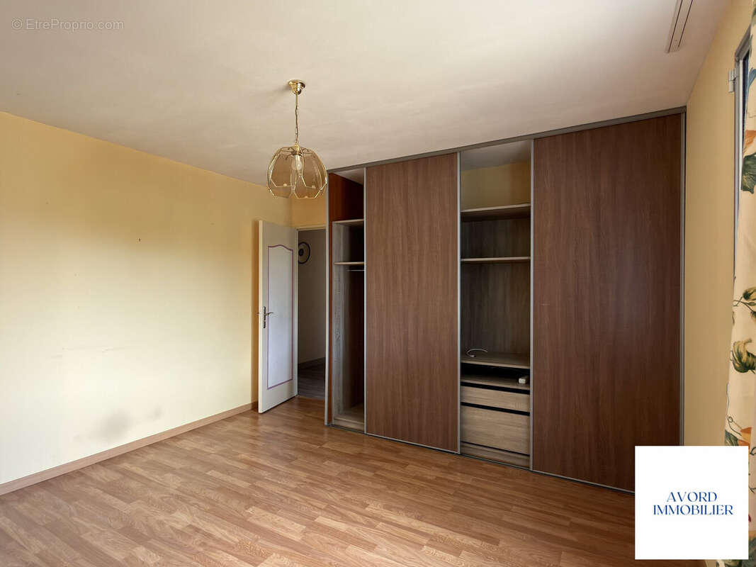 Maison 113 m² à Avord  - photo 9