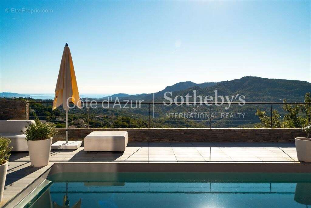 Maison à LES ADRETS-DE-L'ESTEREL