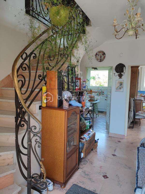 Pavillon sur sous-sol total de 234 m² sur 880 m² de jardin - photo 7