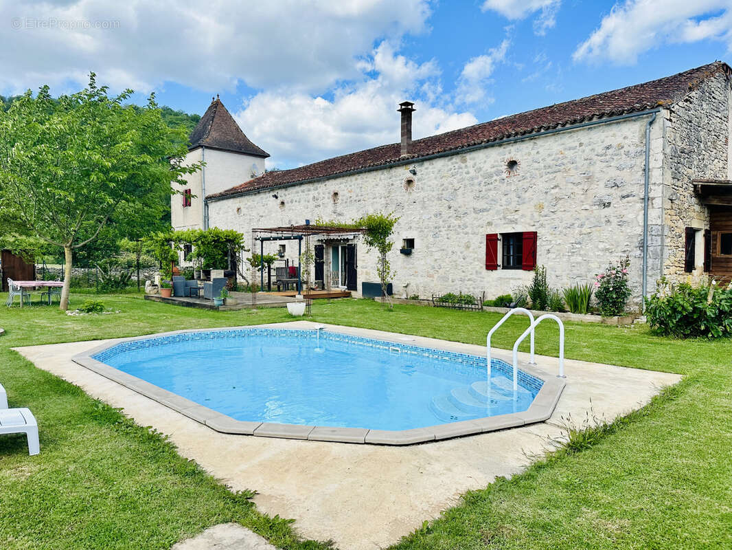 Maison à LARNAGOL