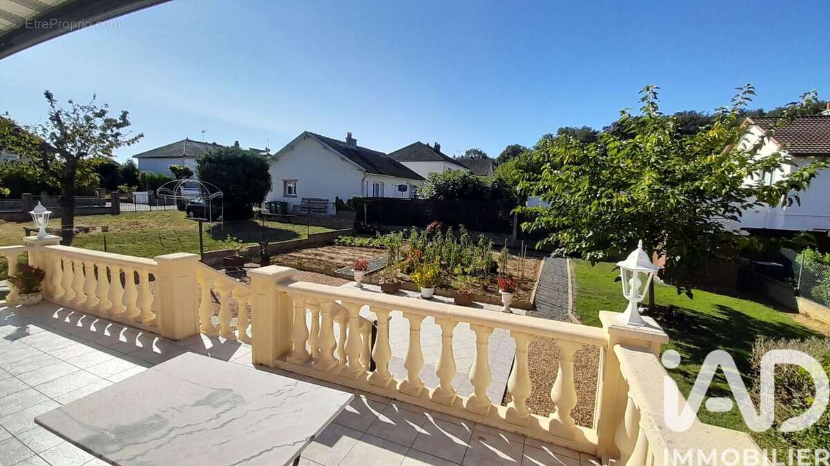 Photo 2 - Maison à PARCAY-MESLAY