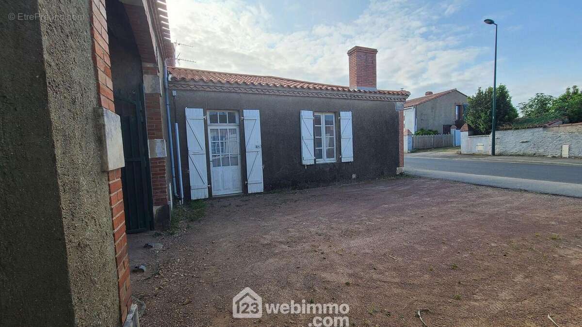 Maison de 104m², aile Sud de la façade - Maison à TALMONT-SAINT-HILAIRE