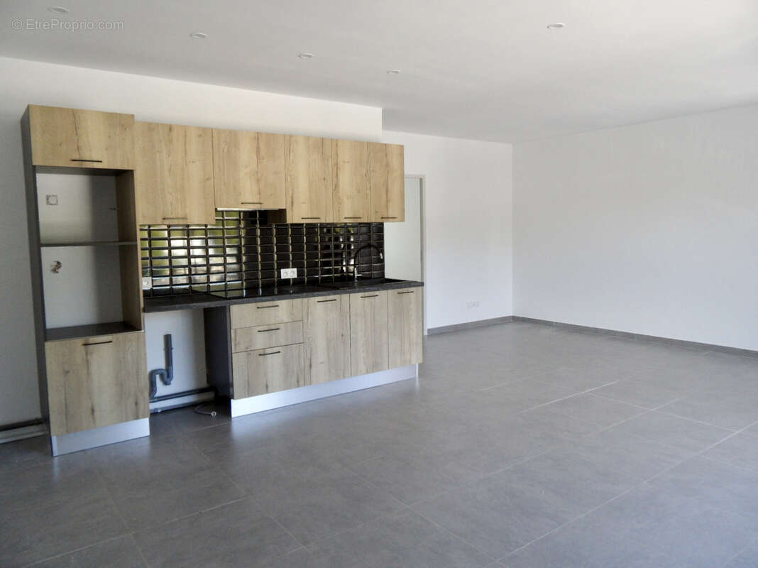 Appartement à PEYPIN