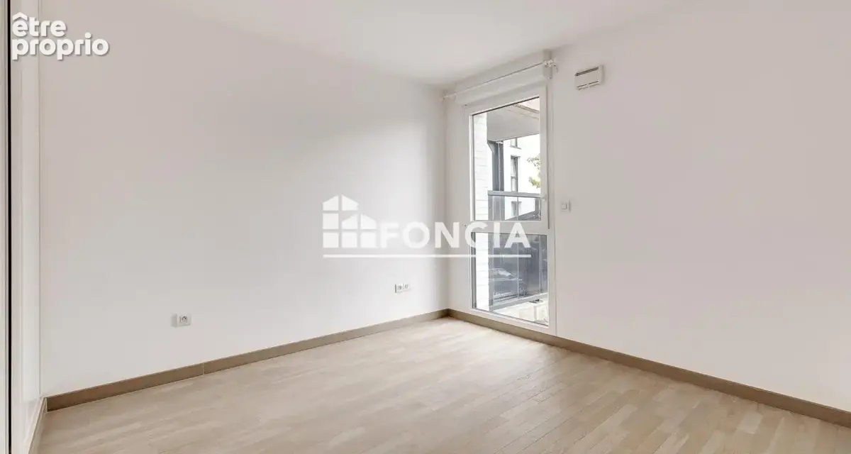 CROISEE LAROCHE - type 2 avec balcon et parking - photo 11