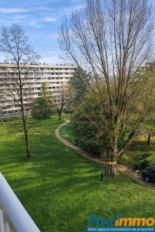 Appartement à SAINT-MARTIN-D'HERES