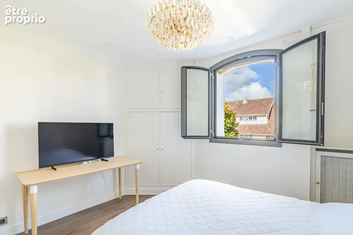 Maison de caractère en pierre de taille avec jardin - 7 pièces - photo 21