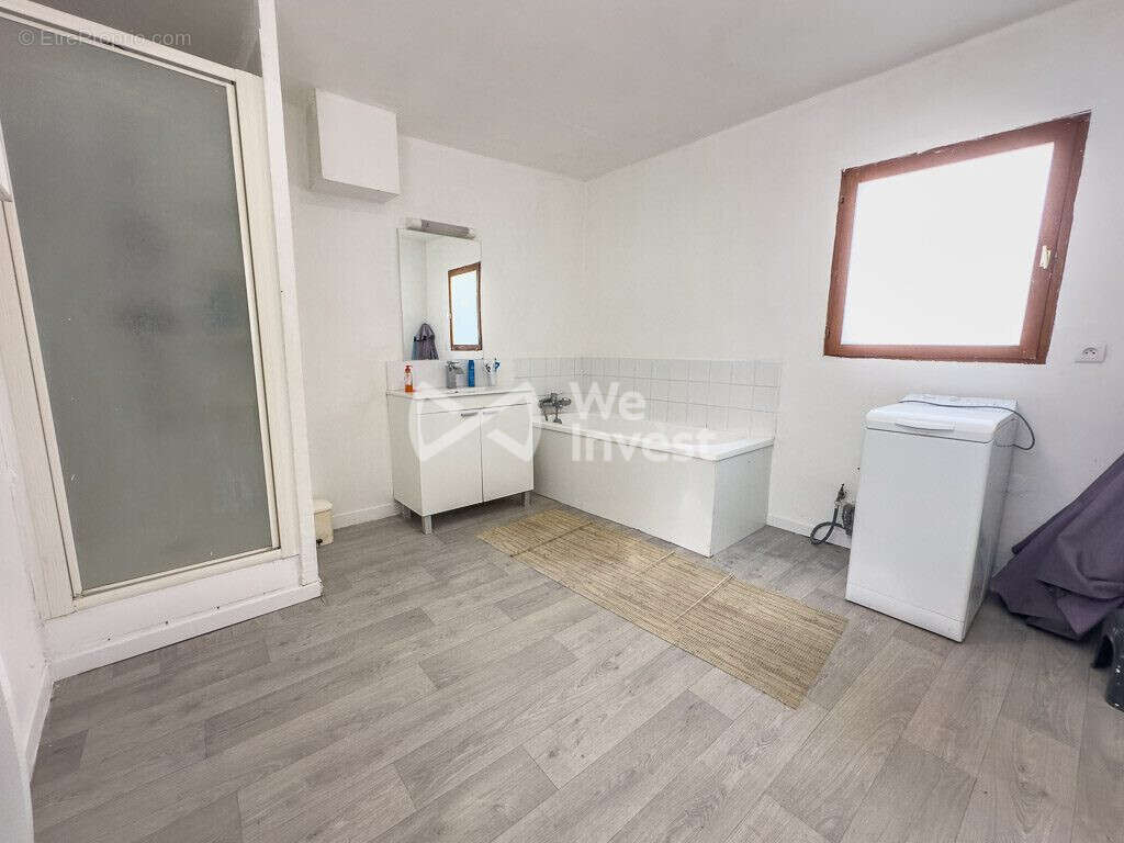 Maison 109 m² à Neuilly-Saint-Front  - photo 8