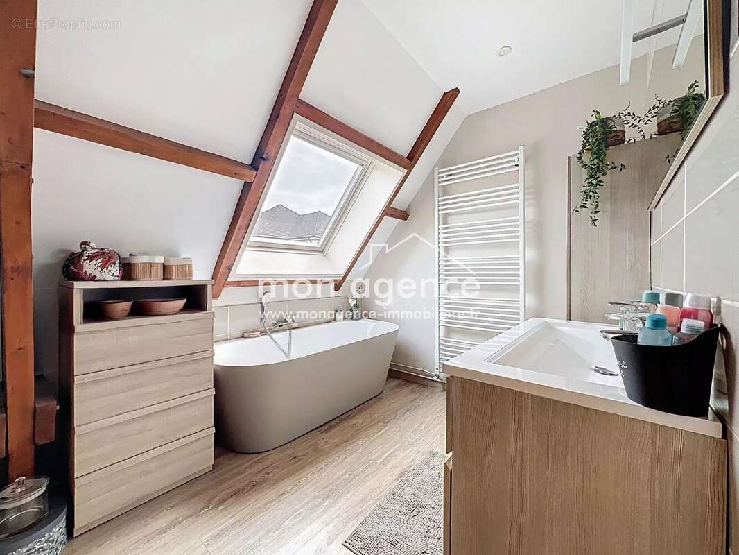 Maison à FRANQUEVILLE-SAINT-PIERRE