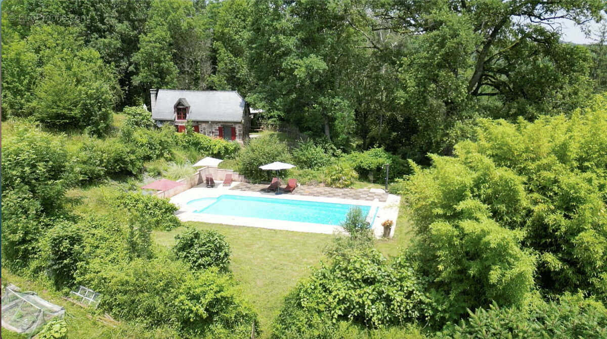 Maison à SAINT-BONNET-LA-RIVIERE