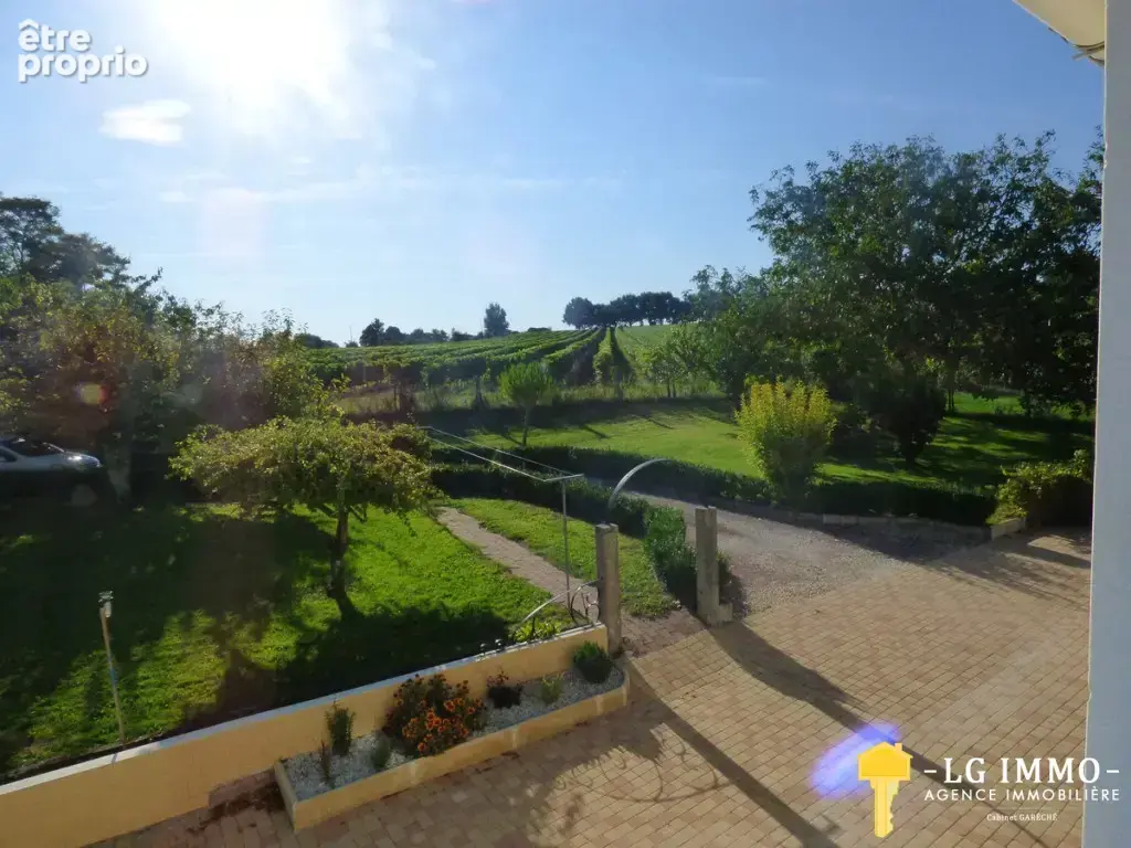 Propriété avec dépendance d'environ 285m2 près du pittoresque port de Chenac - photo 11