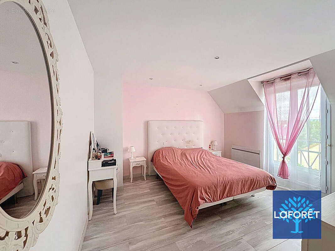 Maison à LA FERTE-ALAIS