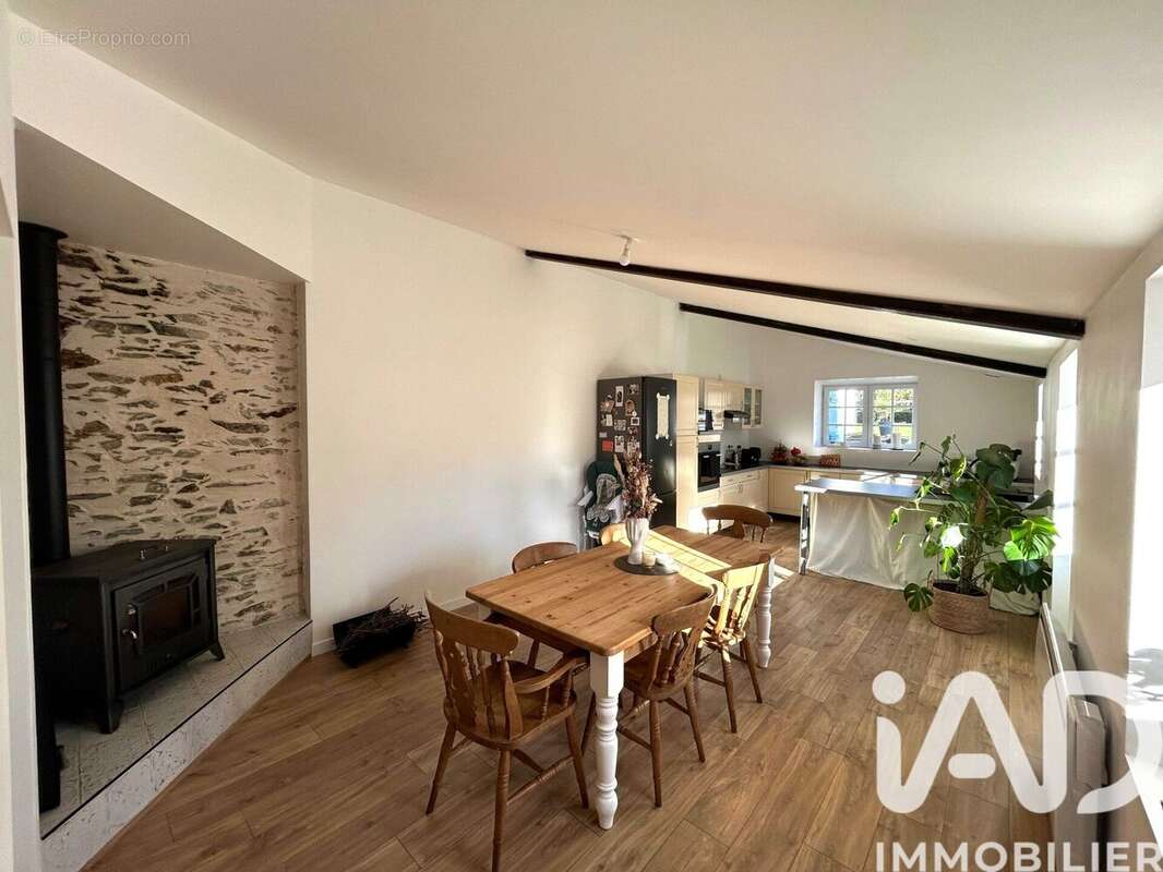 Photo 3 - Maison à LA CHAPELLE-HERMIER