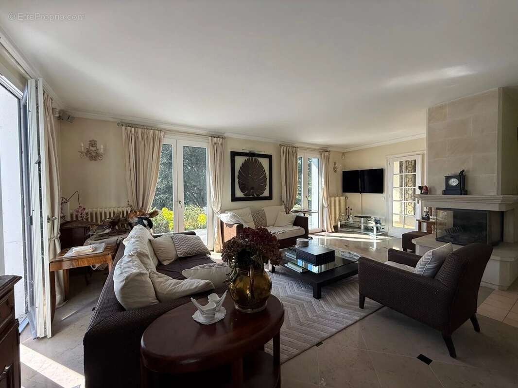 Maison à BREUX-JOUY