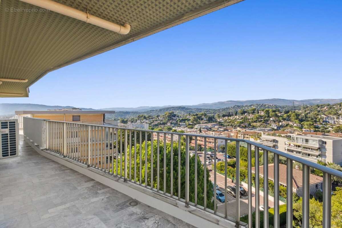 Appartement à LE CANNET