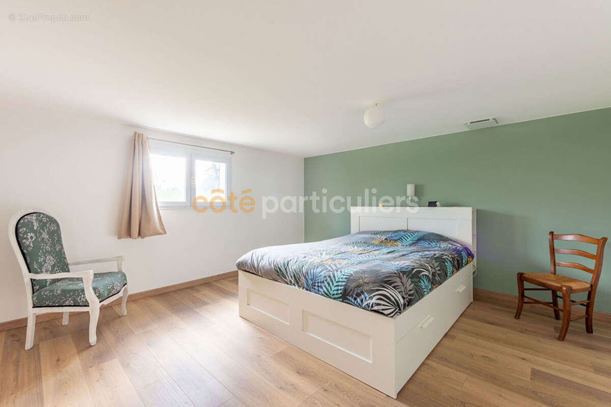 SOUS OFFRE -- Maison familiale 150m² -- Aubigny les Clouzeaux -- 5 chambres --- jardin paysager -- véranda avec spa - photo 10